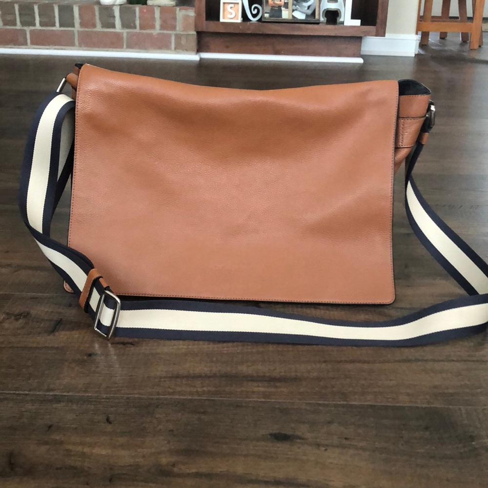 Authentic Coach messenger bag